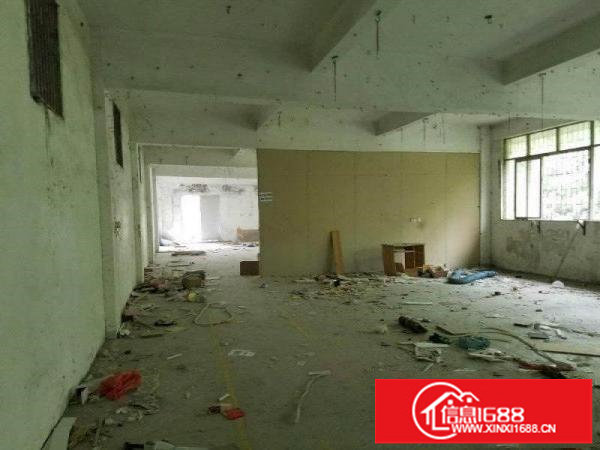 坂田靠近雪象1700平可分租850平楼上仓库