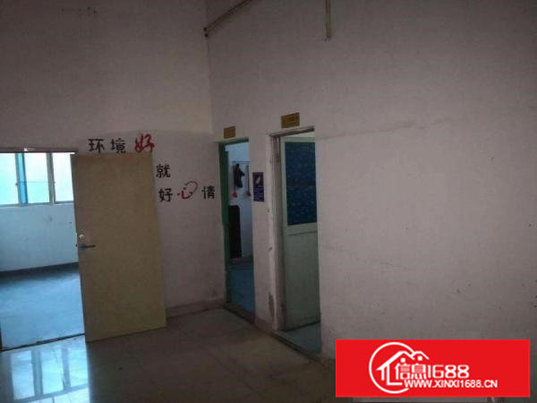 坂田地铁口200米，新出精装修厂房1100平，价格28元！！