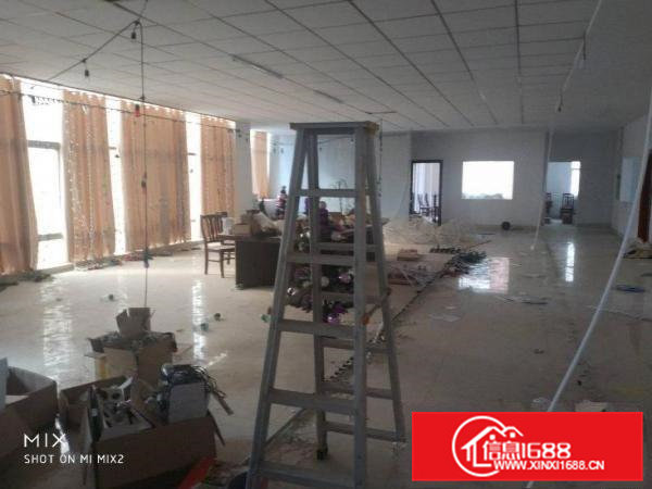 分租楼上750平方厂房低价招租