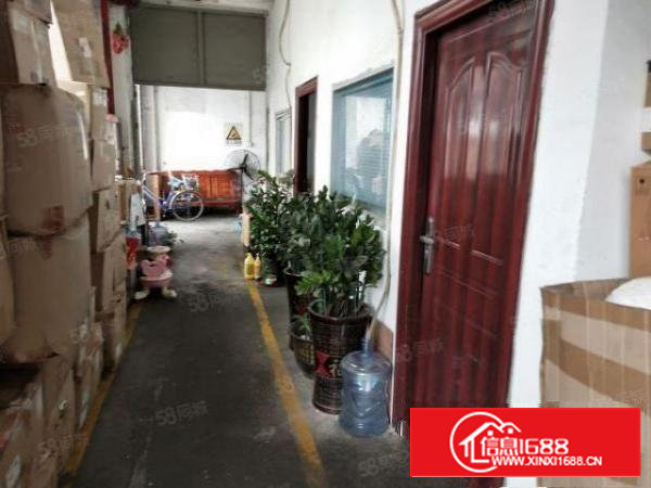 沙井万丰98工业城附近新出1楼350平招租，带两间办公室