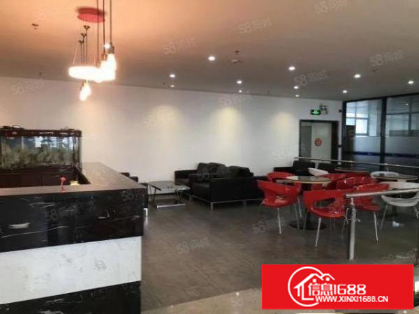 龙华地铁站新出楼上带装修300平方厂房招租