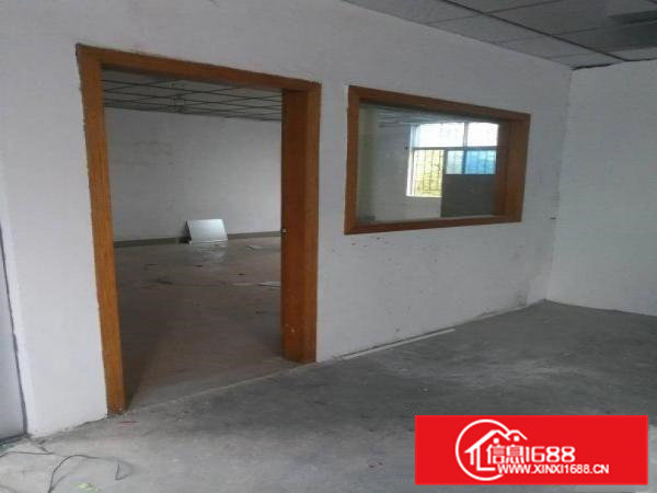 雁田布心三楼1000平米（带装修）招租