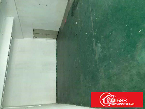 坂田上雪科技园900平厂房招租（主干道旁/直租/可分租）