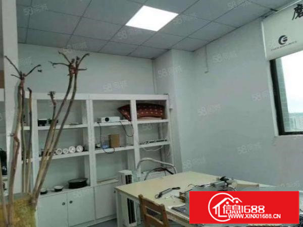 观澜福民楼上1000平，无转让费带豪华精装修办公室前台车间。