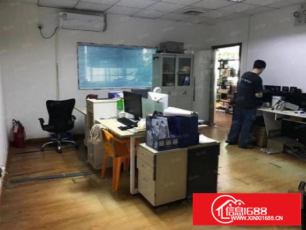 长安乌沙原房东楼上精装修厂房900平出租