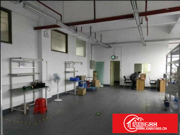 高速路口楼上整层1600平。豪华办公室装修无转让费