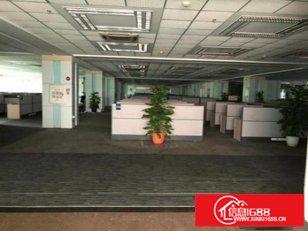 龙岗宝龙工业园二楼半层带装修办公室有消防700平招租