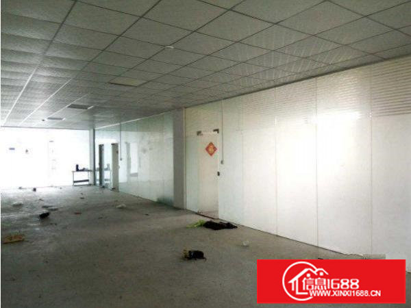 坪山江边村三楼2800平方装修好厂房招租可分租