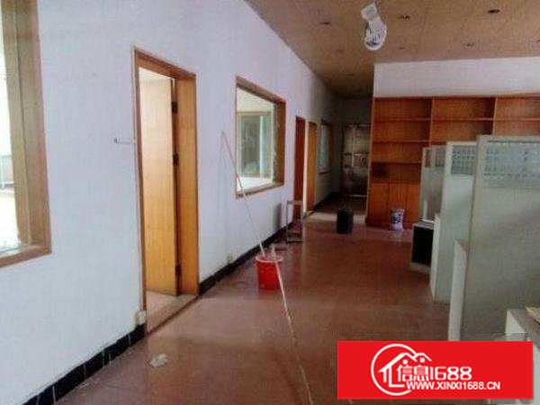 布吉上水径标准厂房一楼650平米特价招租，原房东