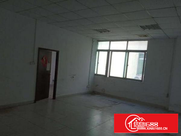 石岩料坑业主厂房直租，带办公室，水电到位