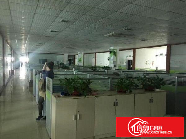 横岗万利路新出1至3层3600平米原房东独院厂房招租，配电大