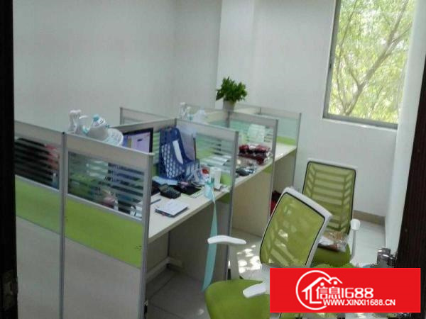 民治万众城空出3楼1100平带装修厂房招租