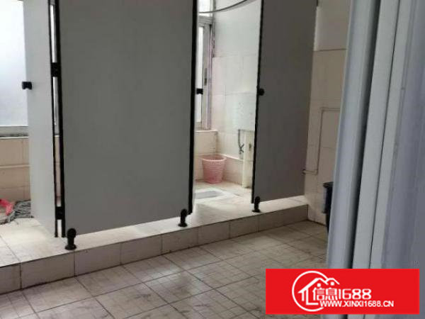 厂房出租，一手货源无中介，门口菜市场，幼儿园，独立停车场