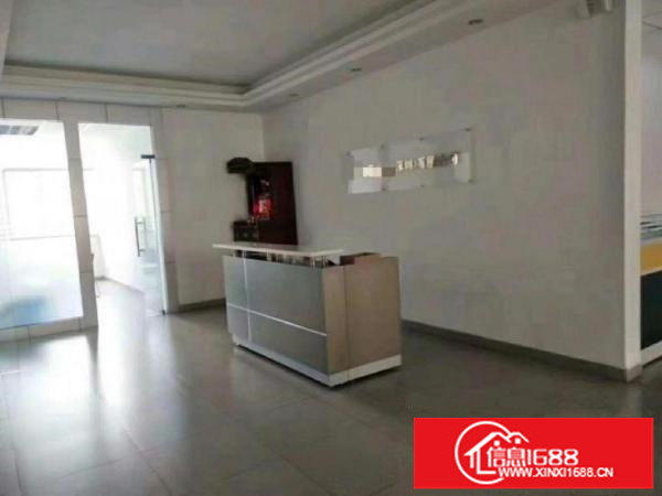 龙岗大道边厂房3楼1200平，精装修，免费使用