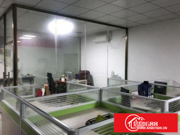 横岗大康村急租楼上厂房500平方，有现成办公室