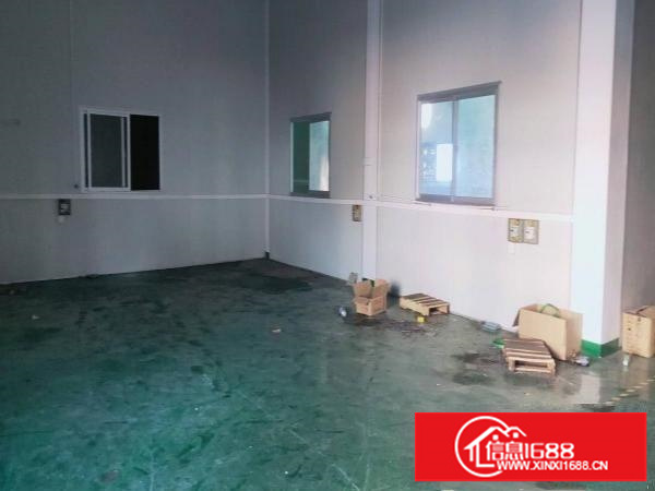 新出！平湖华南城西门边上工业园168平方带办公室装修厂房急租