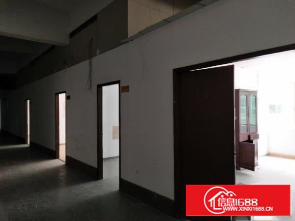 石岩外环路旁新出楼上1400平厂房出租交通便利