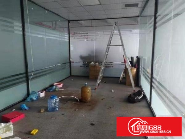 临界深圳长安乌沙新安大桥旁1200平厂房出租电子五金