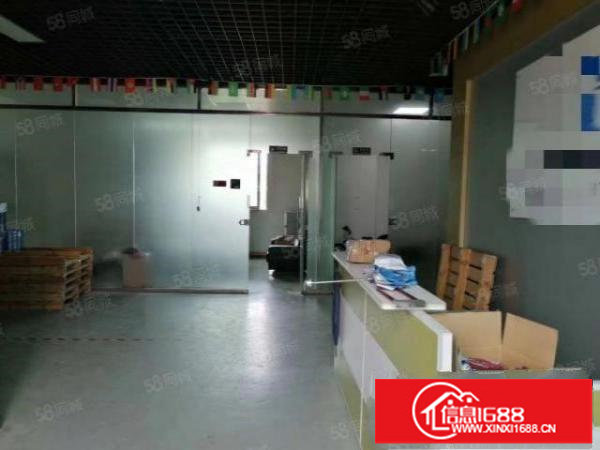 樟坑径大工业区原房东楼上厂房700平出租，精装修，大气前台