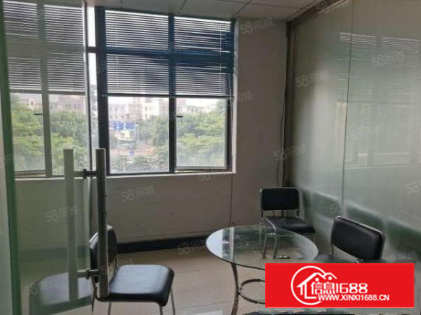 石岩汽车站楼上210平精装厂房出租，办公贸易，小加工