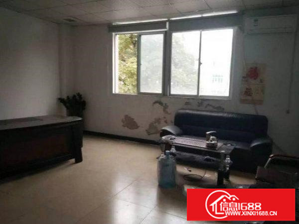 出租龙岗区坪地楼上带精装修800平厂房