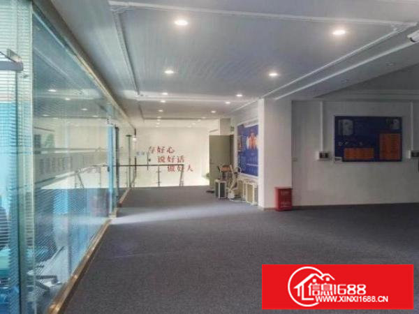 福永新出楼上精装修厂房1350平方，水电齐全，免费停车位