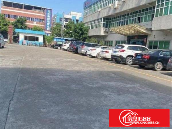 黄江近深圳新空楼上900方现成装修办公室，原房东价格15可分