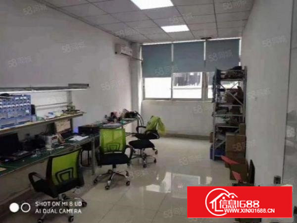 石岩北环路同富裕工业区楼上现成装修560平米带装修厂房出租