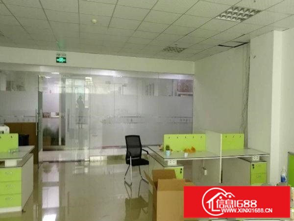 龙华龙胜地铁站旁新出138平方办公室招租