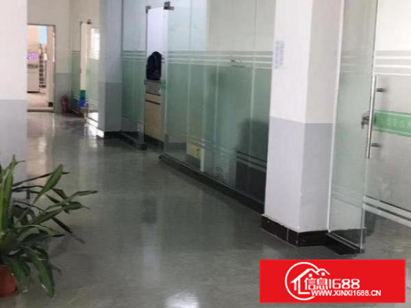 西溪工业园新空出二楼800平招租，有现成办公室