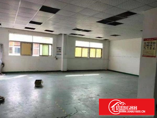 石岩塘头楼上厂房300平出租，入驻生产，无转让费