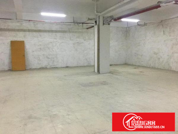 沙头400平厂房招租空地大交通便利可进大车