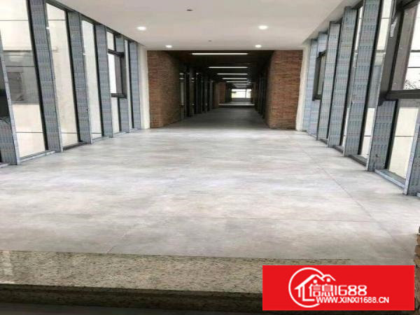 六约地铁口新出楼上300平带精装修红本厂房