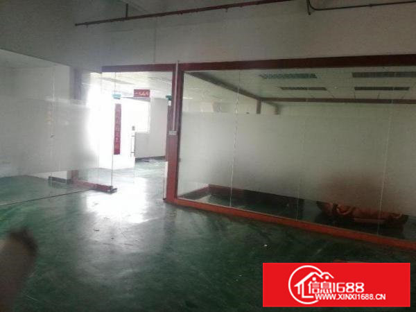 大岭山镇工业区出租二楼500平厂房有玻璃隔开的办公室可分租