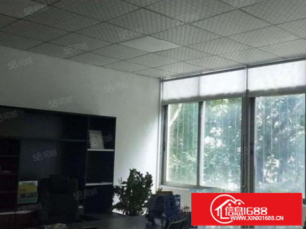 平湖广场附近新出稀有漂亮厂房，可大小分租共1600平