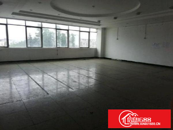 平湖主干道旁厂房三楼整层4000平可分租