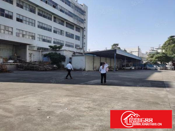 长安镇锦厦楼上1100平方，园区干净整洁，大小可分租