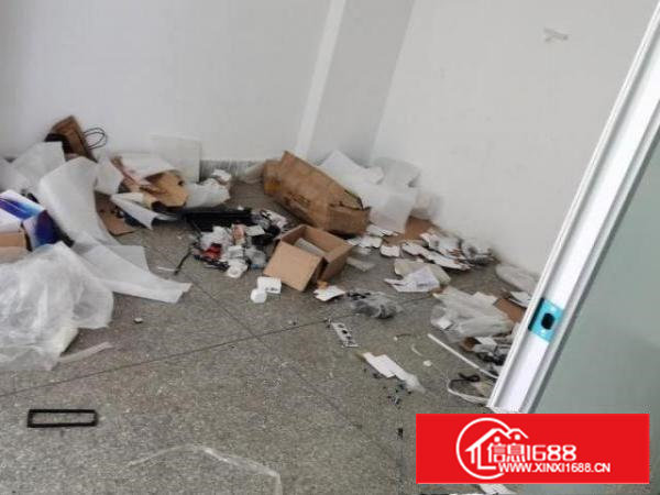 石岩巧通工业园180平米厂房，带装修，水电齐全