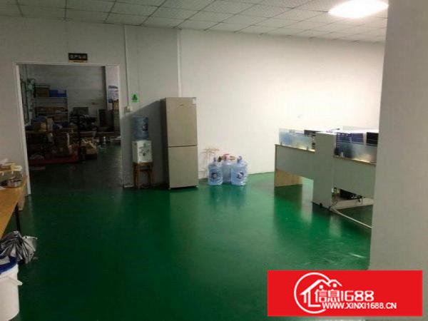 横岗华侨新村新出楼上带装修750平厂房出租，搬进即可生产