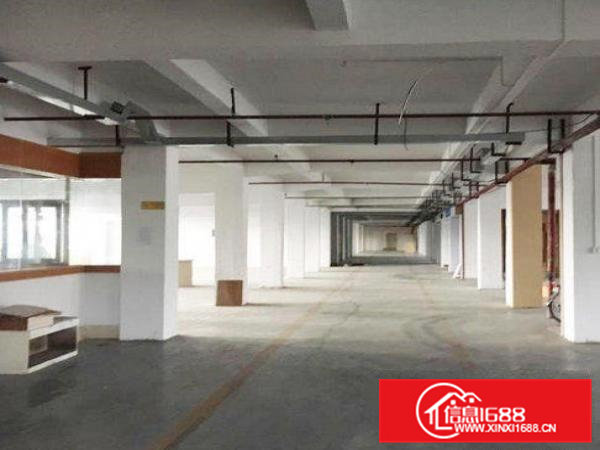 常平还珠沥工业区楼上1100平厂房院子空地大