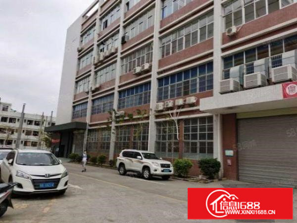 凤岗金凤凰新出楼上650平带装修空地超大好进车厂房出租可分租