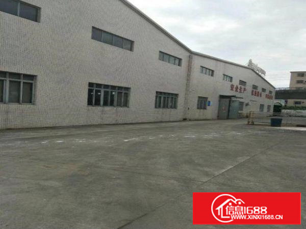 四村单一层钢构厂房出租1100平，办公室装修，交通方便