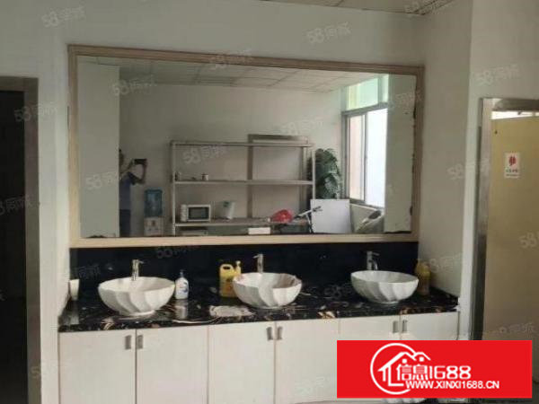 大浪主干道边上新出880平带豪华装修厂房出租