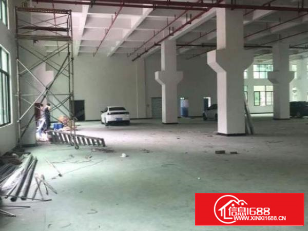 标准厂房共六层，靠东部快速一公里