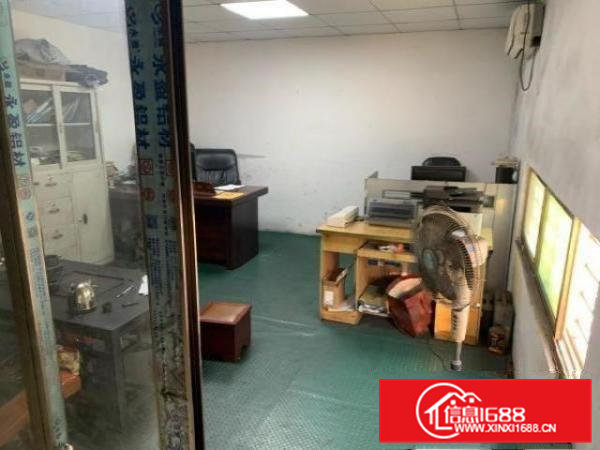 铁皮厂房，水电齐全，现有两台行车