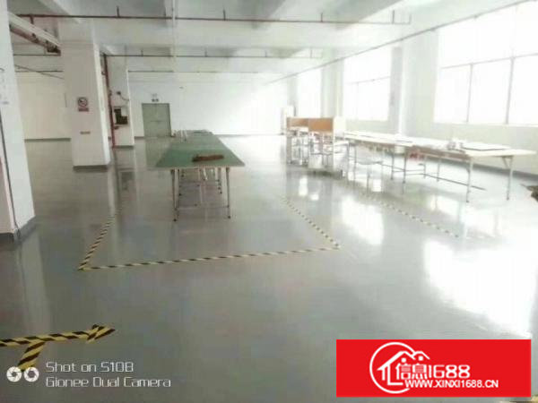 平湖辅城坳三楼750四楼1450平对外急租交通方便