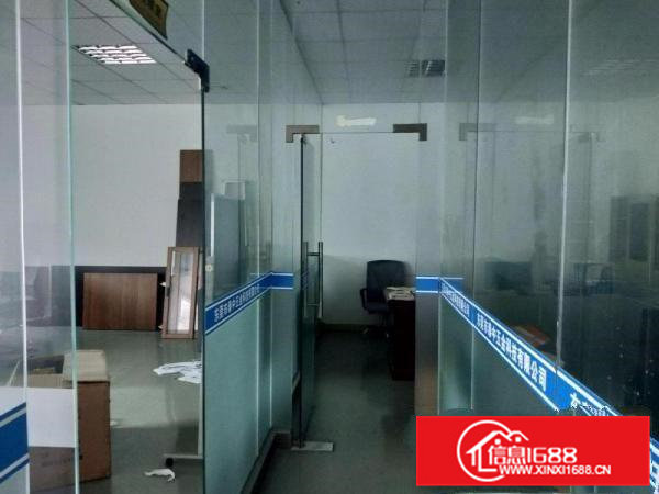 凤岗宏盈工业区一楼厂房出租1100平适合机械五金注塑模具压铸