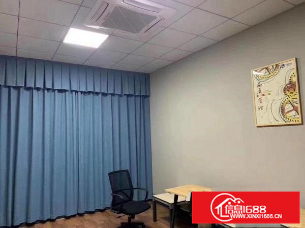 沿江高速入口1公里新出楼上600平方，豪华装修，水电齐全。