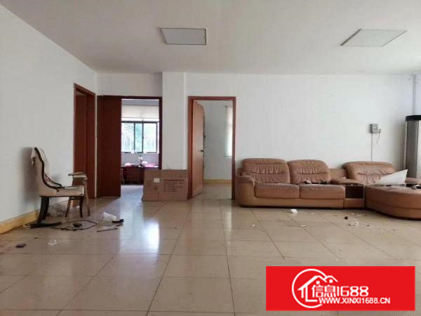 清溪镇三中工业区新空出楼上1200平精装修厂房出租