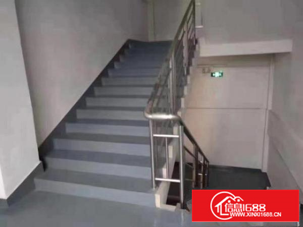 交通便利、一手房东、一共三层、整租或分租都可。